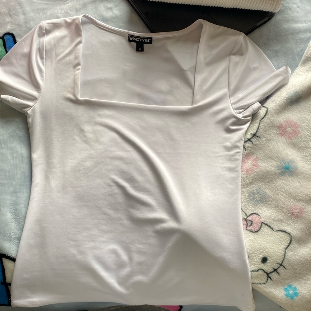 White tee